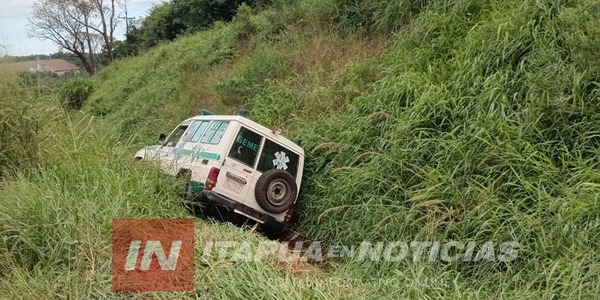 AMBULANCIA DESPISTÓ SOBRE LA RUTA PY06 EN PIRAPÓ - Itapúa Noticias