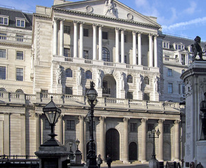 El Banco de Inglaterra mantiene las tasas de inter茅s en el 5,25 % para atajar la inflaci贸n - Revista PLUS