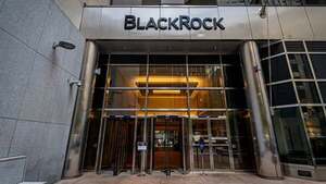 El fondo BlackRock es el principal accionista de BBVA (5,48%) y de Sabadell (3,62%) - Revista PLUS