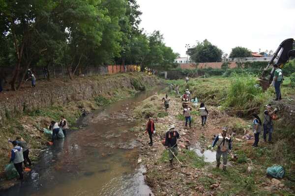 Asunción: aprovechan cese de lluvias para limpiar el arroyo Itay - Nacionales - ABC Color