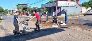 Jóvenes patriotas reparan calles con sus propios medios - Portal Digital Cáritas Universidad Católica