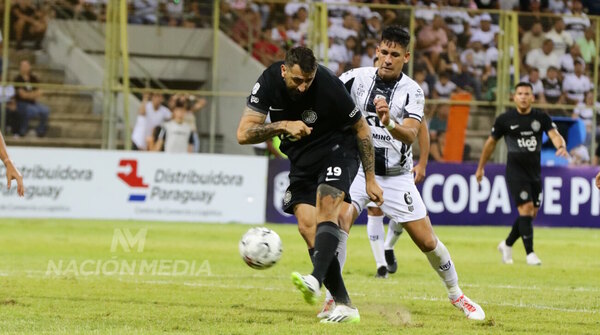 Versus / Olimpia jugará el superclásico con la camiseta alternativa