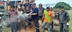 Municipalidad de Boquerón lleva agua potable a comunidad de Quenjaclói
