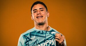 Versus / ¡Un lujo! Enso González intercambió camiseta con una superestrella del Manchester City