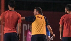 Manolo Jiménez prepara la estrategia para el superclásico ante Olimpia