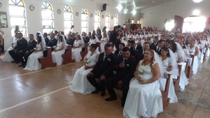 Boda comunitaria: 58 parejas se prometen amor eterno en Capitán Bado