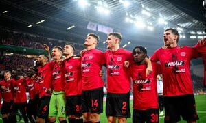 Leverkusen regala tatuajes a sus aficionados para inmortalizar la temporada