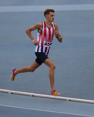 Ericky Dos Santos bate record nacional en el Ibero de atletismo - La Tribuna