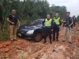 Hallan abandonado el automóvil hurtado en Coronel Bogado