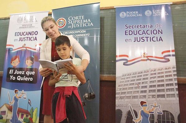 Cierre de actividades educativas en Saltos del Guairá