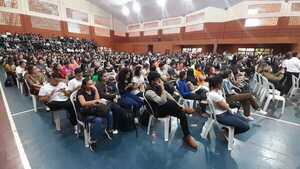 Yacyretá desembolsó apoyo económico para más de 1.300 estudiantes universitarios de Itapúa - .::Agencia IP::.