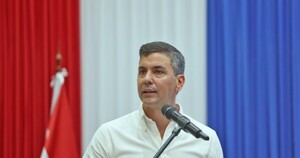 Santi pide que se respeten los "valores democráticos" en Venezuela, pero mantiene las relaciones con Maduro