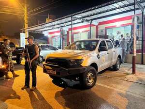 Zeballos Cué: allanamiento a local comercial por presunta venta ilegal de armas - Policiales - ABC Color
