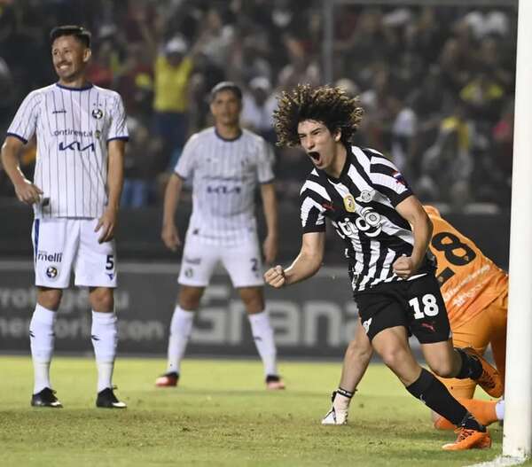 Torneo Apertura: Libertad golea y mete presión - Fútbol - ABC Color