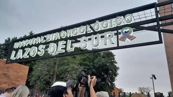 Inauguran nueva sede del Hospital Día Oncológico de Encarnación - Policiales - ABC Color