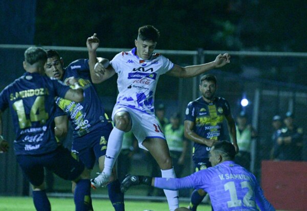 Versus / Trinidense ante Nacional, un duelo donde ganar es una urgencia