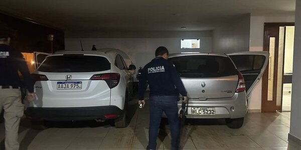 Equipados para grandes golpes: localizan inhibidores, chalecos policiales, chapas y otros