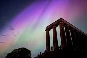Espectaculares auroras boreales iluminan el cielo mundial