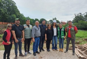 MOPC y Municipalidad de Asunción cooperan en limpieza del arroyo Itay - .::Agencia IP::.