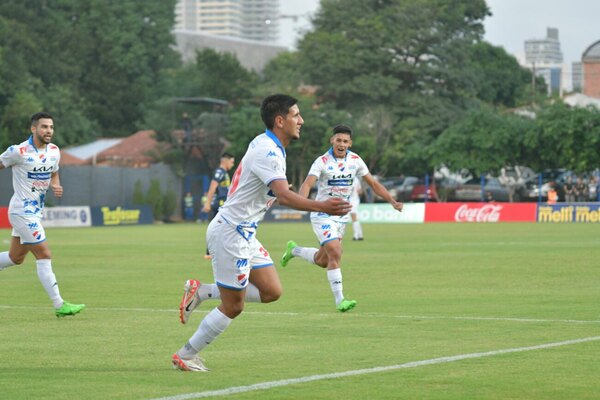 Versus / Nacional se impone y deja solo a Trinidense en la fosa