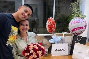 El ex Olimpia Luis Zárate le llenó de mimos y regalos a su esposa por su cumple