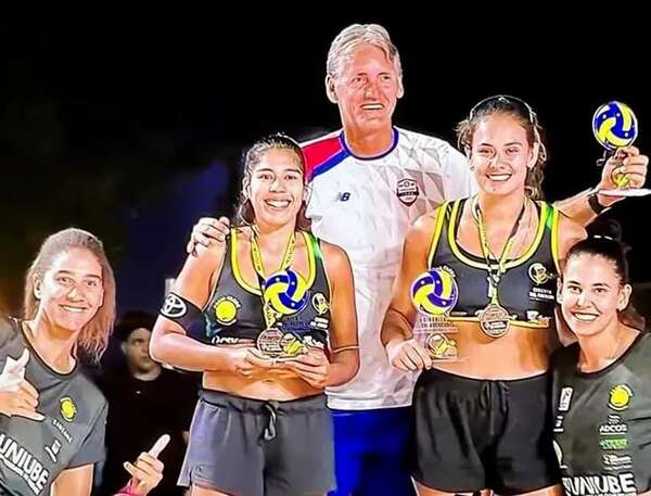 Vóley playa: Michelle Valiente y Laura Ovelar se llevan el bronce de Brasil - Polideportivo - ABC Color