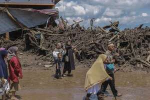 Al menos 28 muertos debido a las inundaciones en el oeste de Indonesia - Mundo - ABC Color