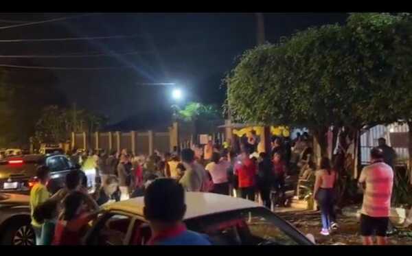 Protesta y escrache frente a la vivienda de exsuegra de escribana fallecida - ADN Digital