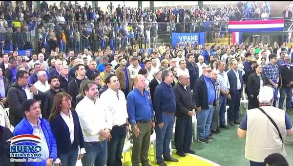 Llano cartistas y liberales opositores se reúnen en Caacupé para crear nuevo movimiento interno - Política - ABC Color