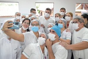 Peña rinde homenaje a enfermeros en su día - ADN Digital