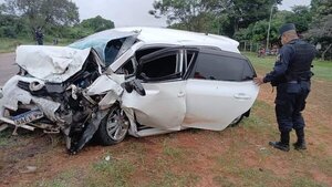 Cuatro personas fallecidas tras choque frontal entre vehículos en Carapeguá - Radio Imperio 106.7 FM