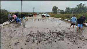 Más de 4 mil familias afectadas por inundación en Ñeembucú - Nacionales - ABC Color