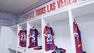 Manolo Jiménez tiene equipo titular para el superclásico