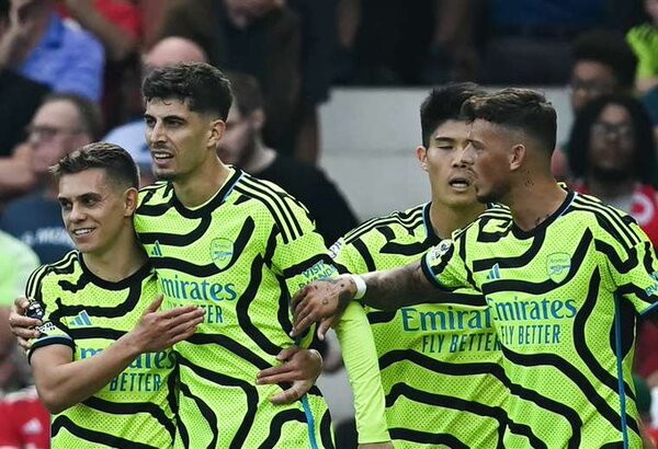 Arsenal gana 1-0 a Manchester United y sigue líder antes de última fecha de Premier
