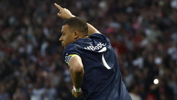París da una triste despedida a Mbappé