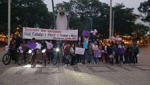 Mujeres autoconvocadas exigieron justicia sobre casos de abusos sexuales - Nacionales - ABC Color