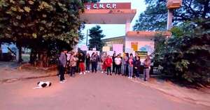 La Nación / Continúa toma de colegio de Capiatá