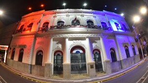 Los colores patrios visten Asunción