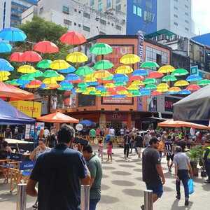 Crazy Week: Un respiro económico para el comercio de Ciudad del Este - La Clave