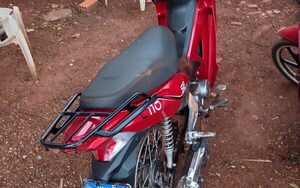 Incautan motocicleta abandonada