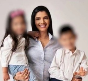 FISCALÍA CONFIRMA QUE ESCRIBANA SE LANZÓ AL RÍO CON SUS HIJOS