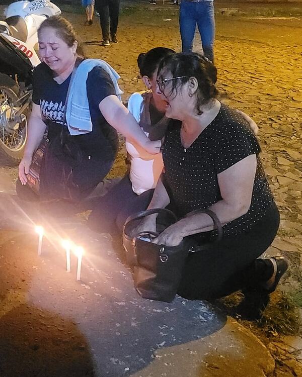 Escrache ciudadano exigiendo justicia para Carmen y sus hijos - La Clave