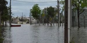 INUNDACIONES POR EL DESBORDE DE RÍOS EN URUGUAY: HAY MÁS DE 3.000 DESPLAZADOS - Itapúa Noticias