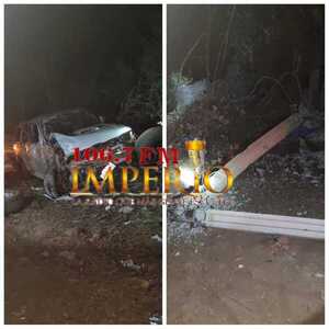 Conductor perdió el control de su camioneta y chocó por una columna de la ANDE - Radio Imperio 106.7 FM