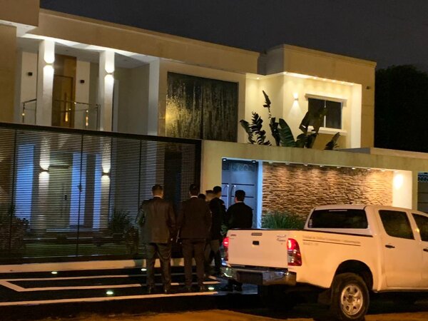 Fiscalía busca evidencias en la lujosa residencia de Wilfrido Cáceres