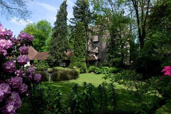 El Señor Gregorio, el neerlandés que construyó un castillo en su jardín - Viajes - ABC Color