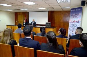 Alumnos de la Universidad del Norte visitaron el Poder Judicial de la Capital