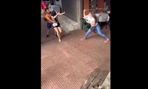 Mujeres se trenzaron a golpes por ‘un hombre’ en Ciudad del Este – Prensa 5