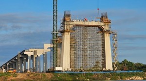 Avanza a paso firme la construcción del puente de la Ruta Bioceánica