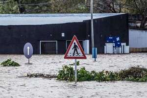 La crecida del río Uruguay fuerza la evacuación de 568 personas en el noreste de Argentina - Mundo - ABC Color